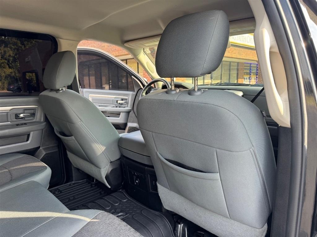RAM 1500 SLT Crew Cab SWB 2WD 2015