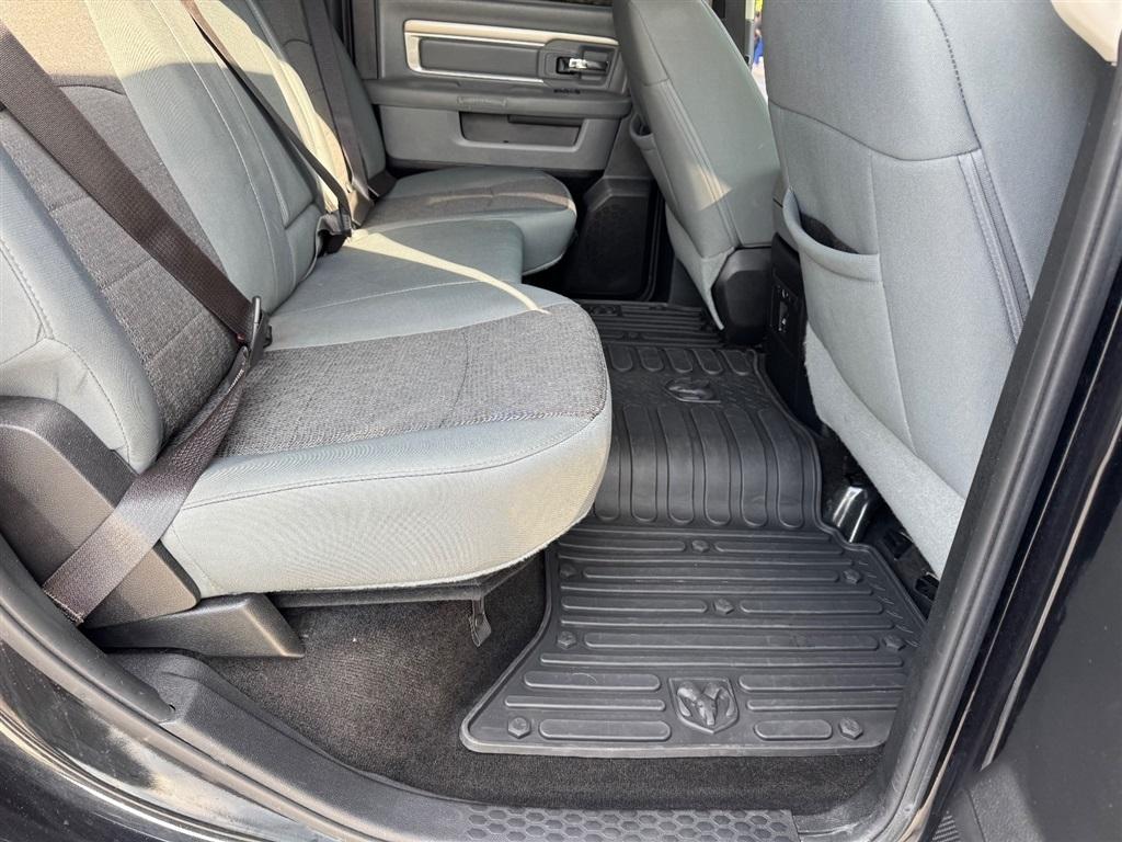 RAM 1500 SLT Crew Cab SWB 2WD 2015