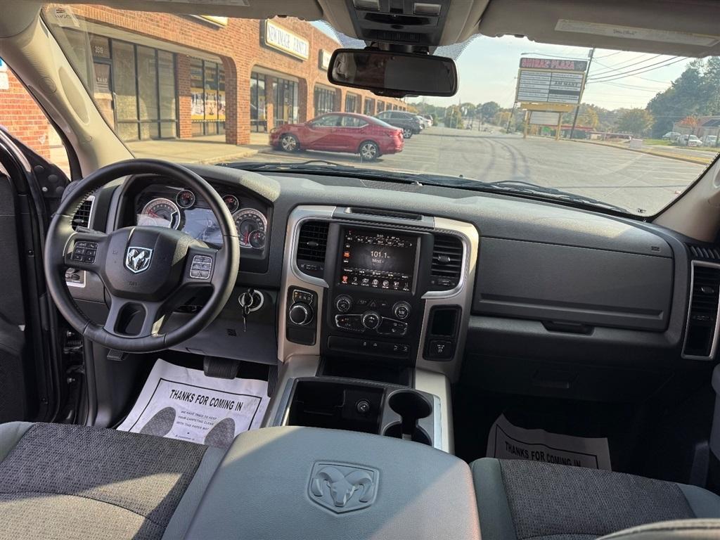 RAM 1500 SLT Crew Cab SWB 2WD 2015