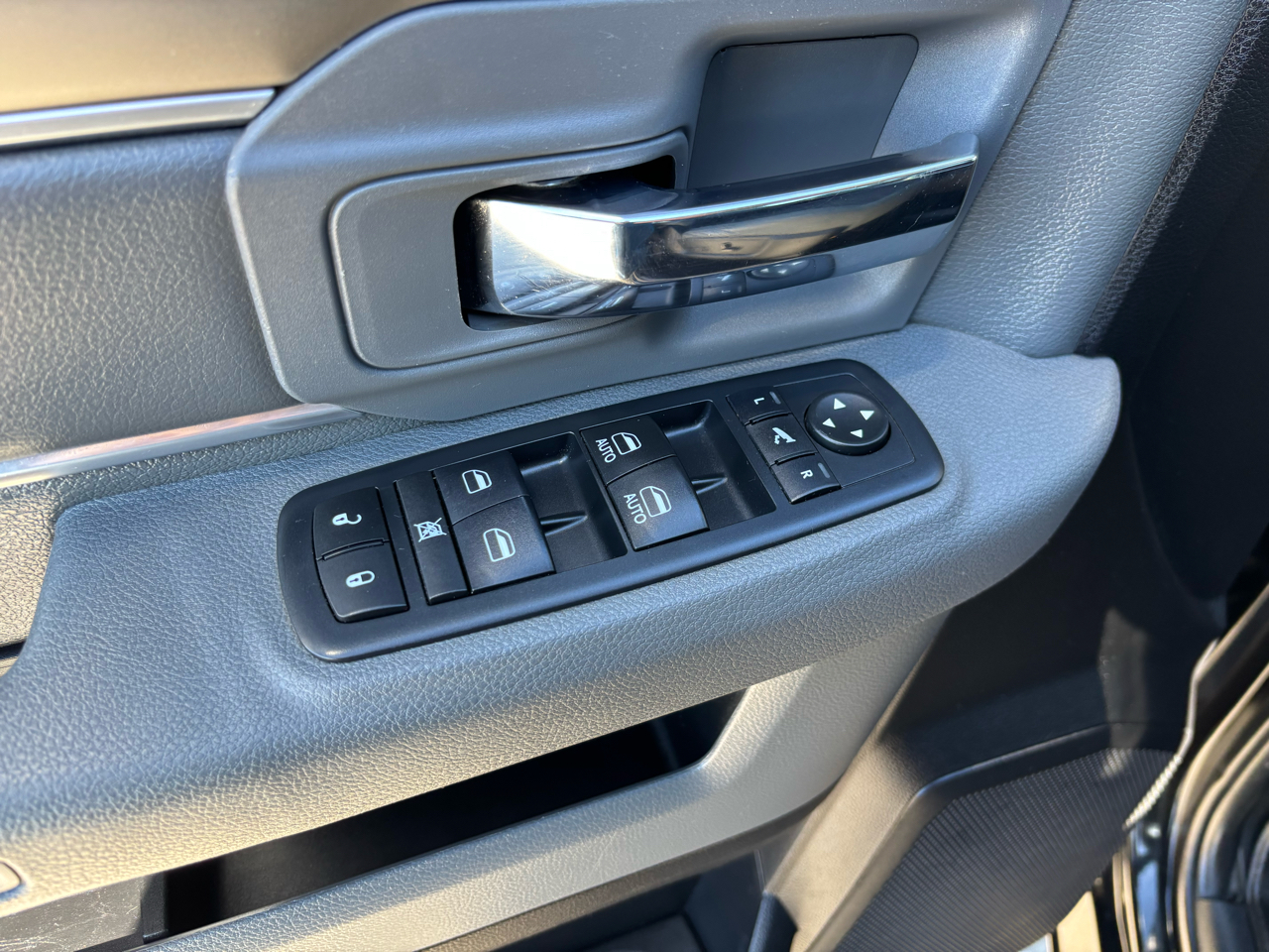 RAM 2500 Big Horn 4x4 Crew Cab 6'4" Box 2017 RAM 2500 Big Horn 4x4 Crew Cab 6'4" Box 2017