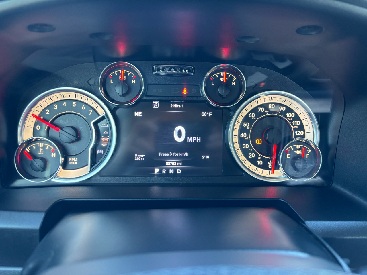 RAM 2500 Big Horn 4x4 Crew Cab 6'4" Box 2017 RAM 2500 Big Horn 4x4 Crew Cab 6'4" Box 2017