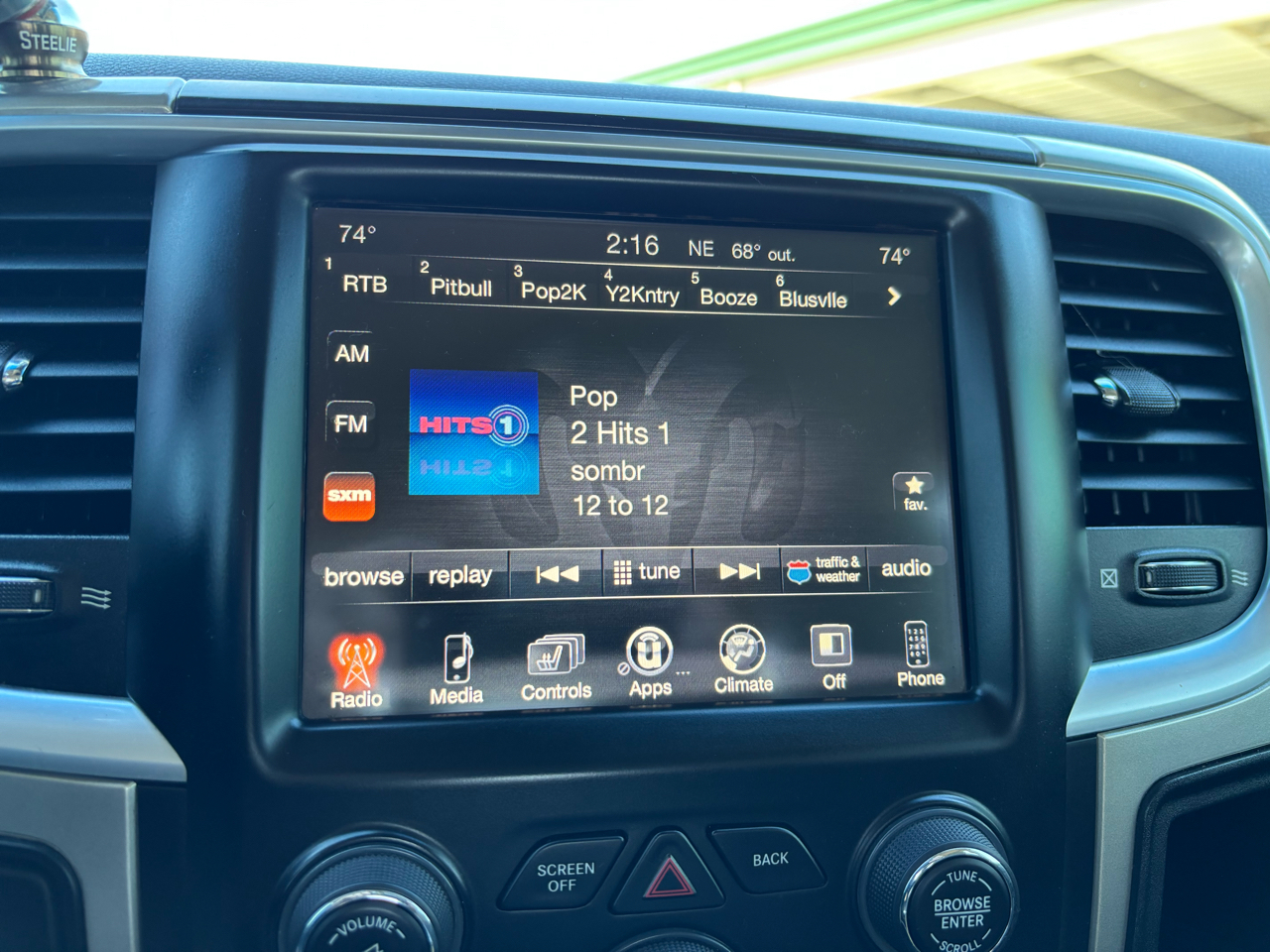 RAM 2500 Big Horn 4x4 Crew Cab 6'4" Box 2017 RAM 2500 Big Horn 4x4 Crew Cab 6'4" Box 2017