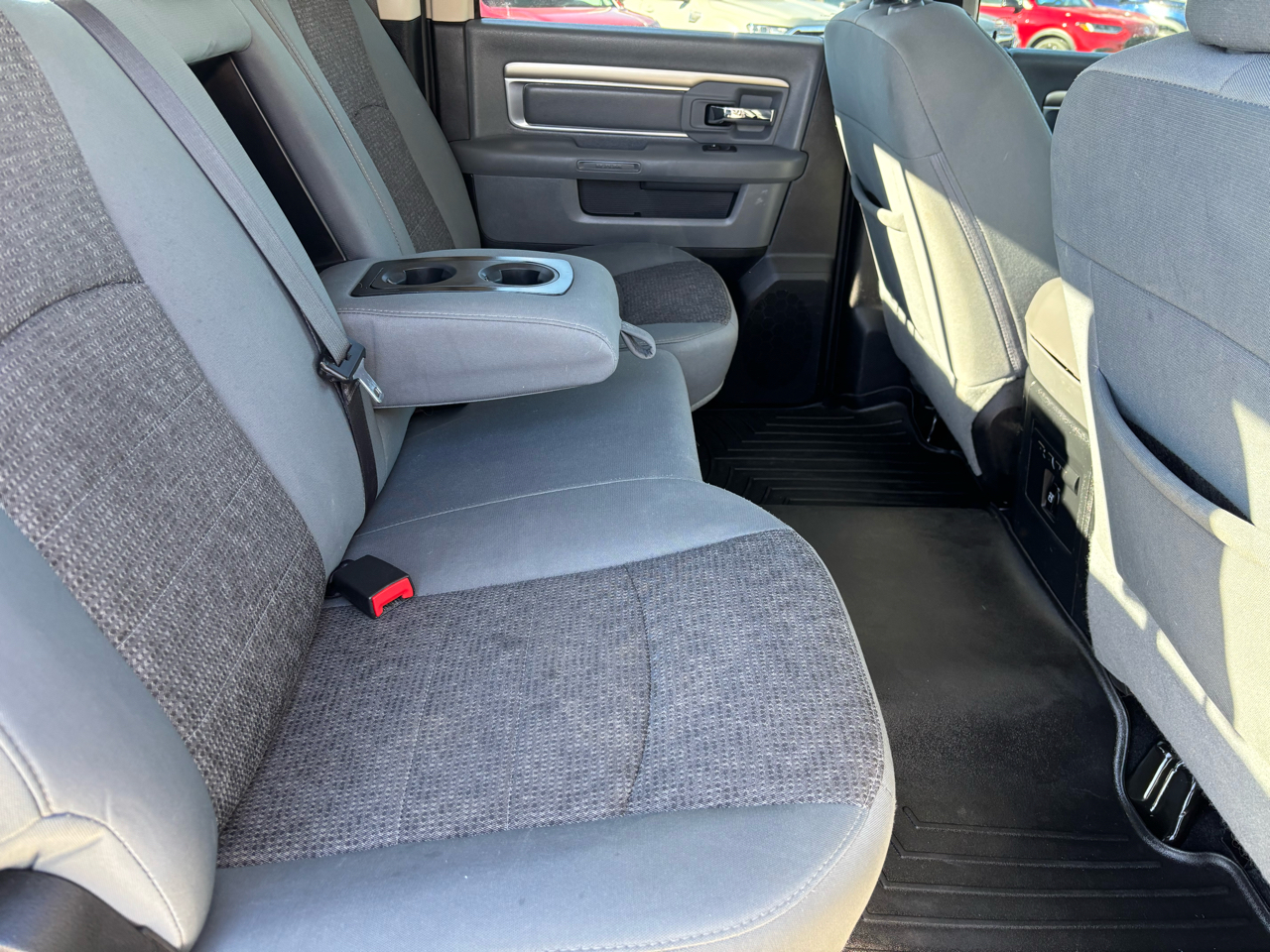 RAM 2500 Big Horn 4x4 Crew Cab 6'4" Box 2017 RAM 2500 Big Horn 4x4 Crew Cab 6'4" Box 2017