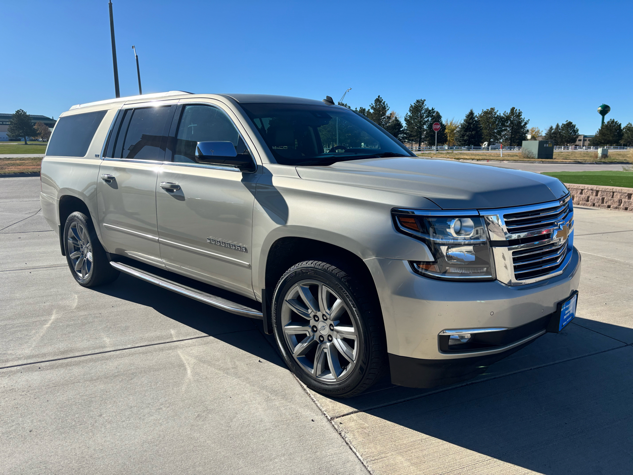 Chevrolet Suburban 4WD 4dr LTZ 2015 Chevrolet Suburban 4WD 4dr LTZ 2015