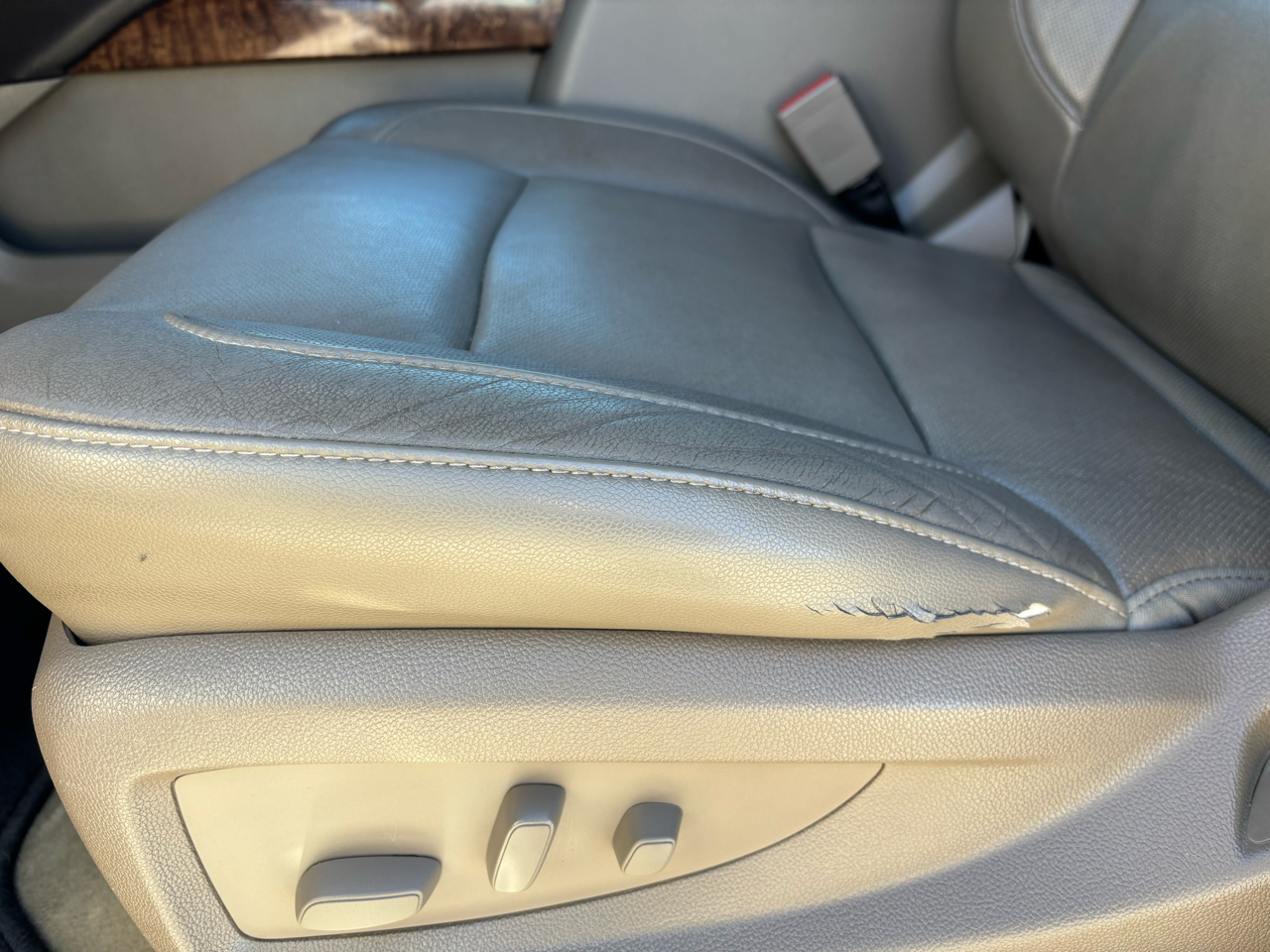 Chevrolet Suburban 4WD 4dr LTZ 2015 Chevrolet Suburban 4WD 4dr LTZ 2015