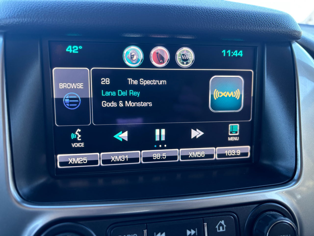 Chevrolet Suburban 4WD 4dr LTZ 2015 Chevrolet Suburban 4WD 4dr LTZ 2015