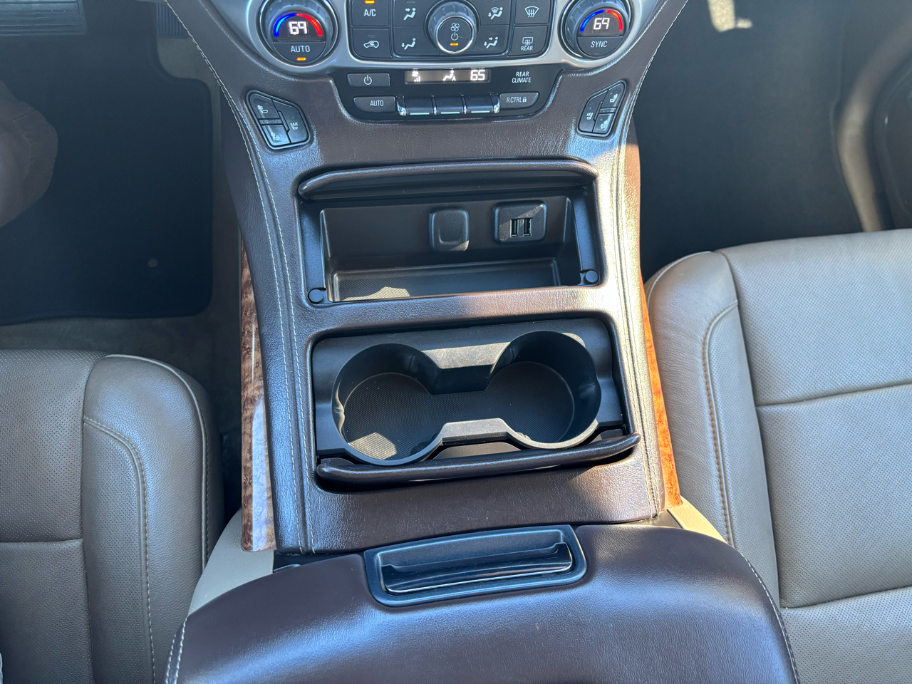 Chevrolet Suburban 4WD 4dr LTZ 2015 Chevrolet Suburban 4WD 4dr LTZ 2015