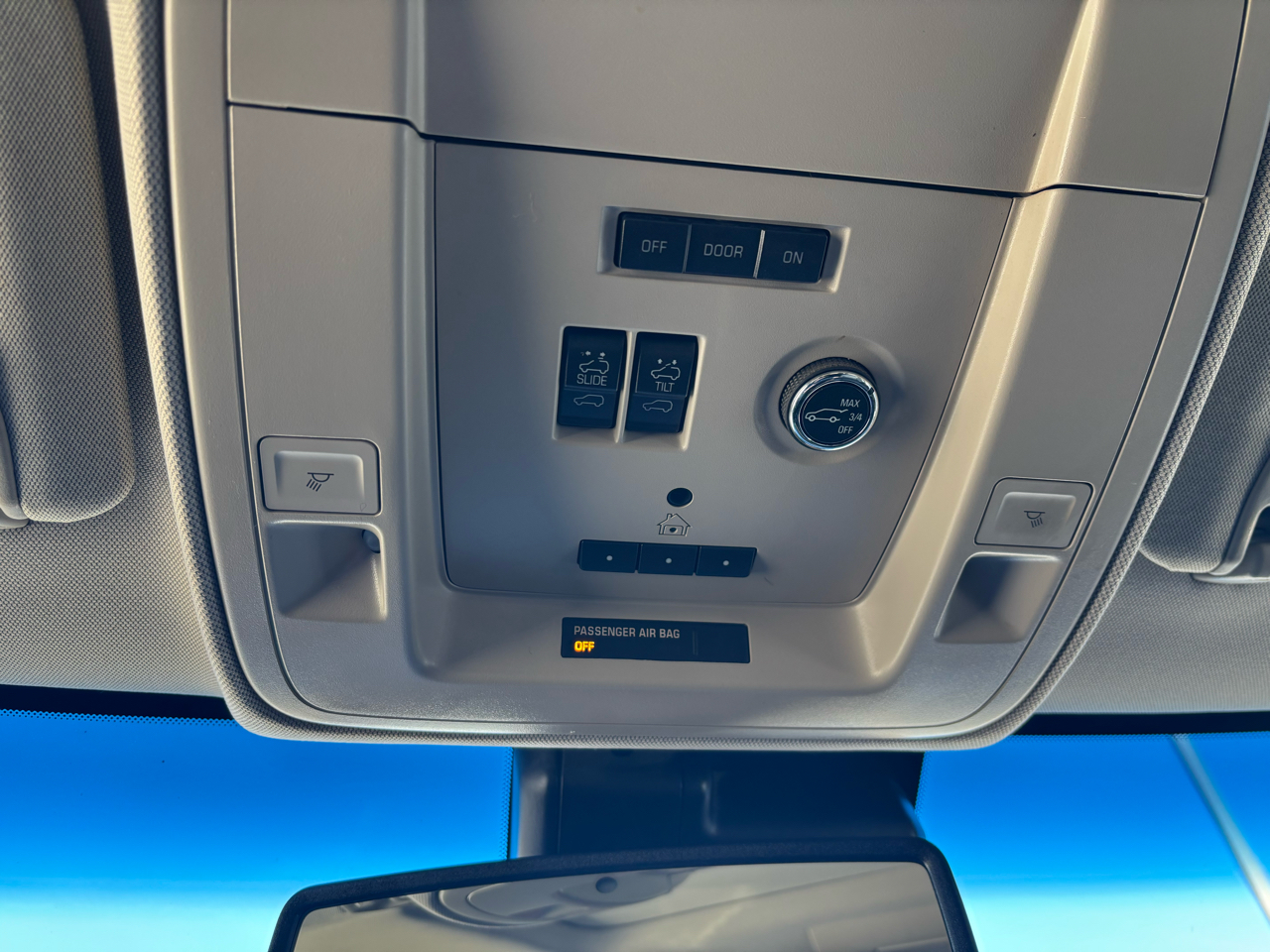 Chevrolet Suburban 4WD 4dr LTZ 2015 Chevrolet Suburban 4WD 4dr LTZ 2015