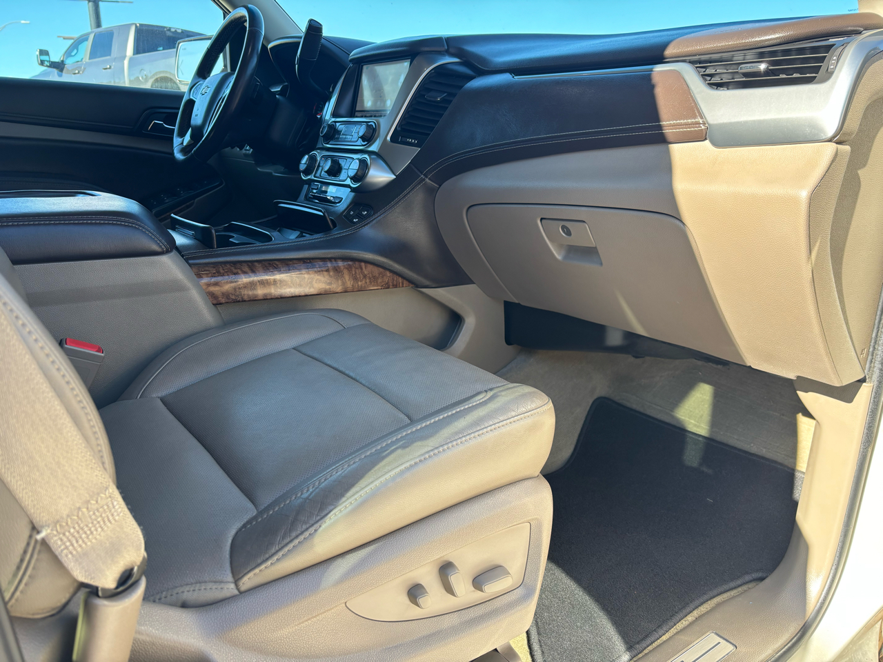 Chevrolet Suburban 4WD 4dr LTZ 2015 Chevrolet Suburban 4WD 4dr LTZ 2015