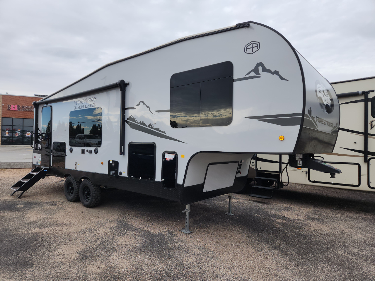 2025 Forest River Cherokee Black Label 235BL