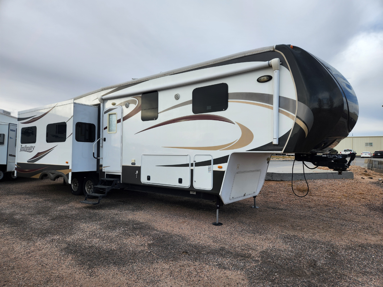2013 Dutchmen Infinity 3570RL