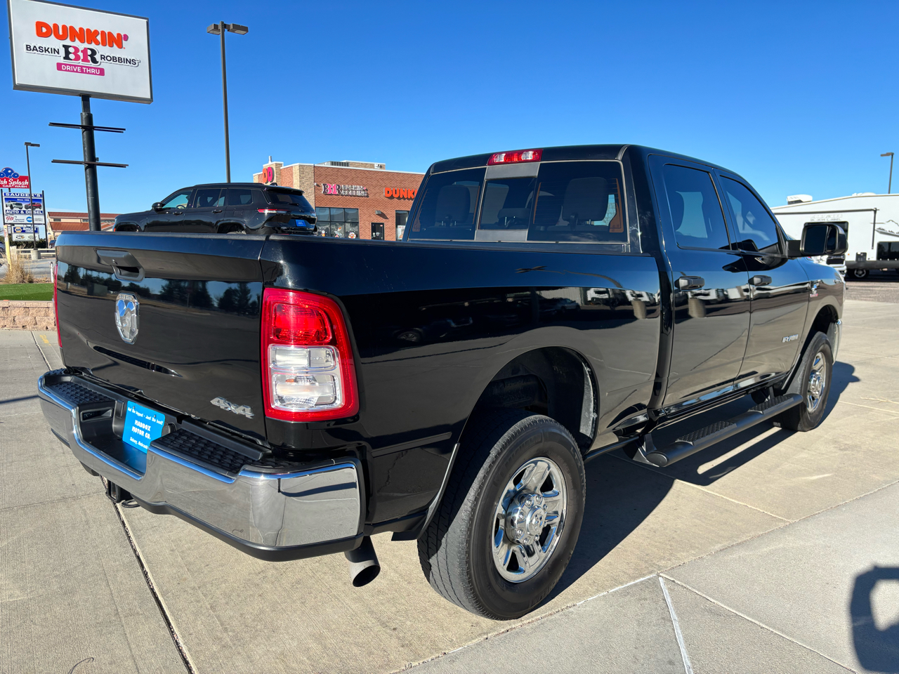 RAM 2500 Tradesman 4x4 Crew Cab 6'4" Box 2021