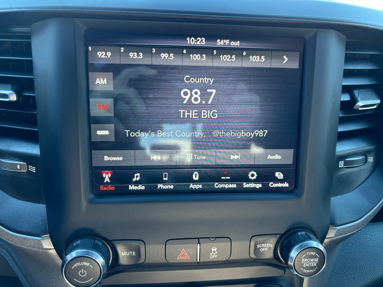 RAM 2500 Tradesman 4x4 Crew Cab 6'4" Box 2021