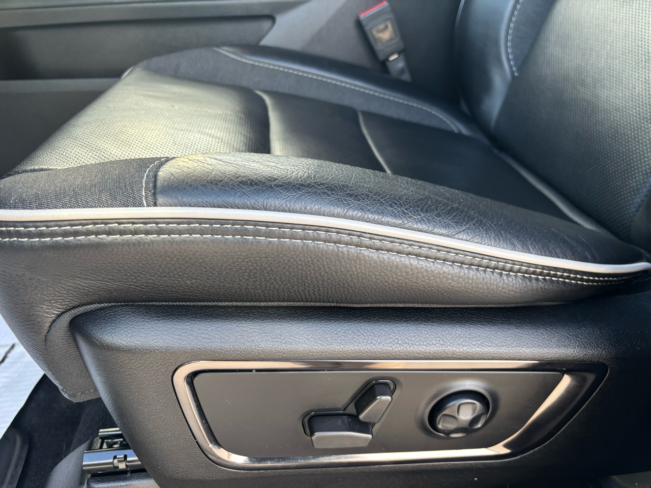 RAM 1500 Limited 4x4 Crew Cab 5'7" Box 2025