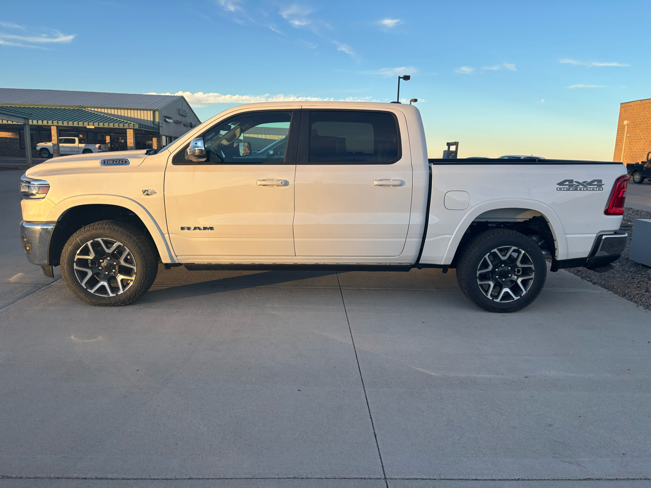 RAM 1500 Laramie 4x4 Crew Cab 5'7" Box 2026