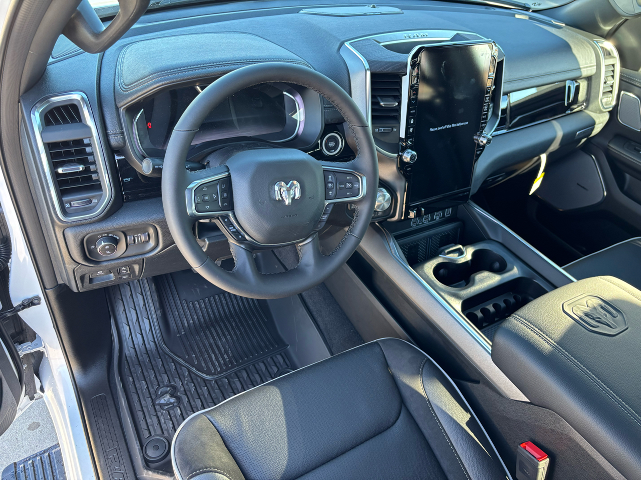 RAM 1500 Laramie 4x4 Crew Cab 5'7" Box 2026