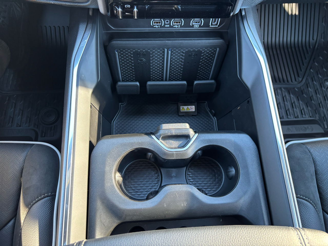 RAM 1500 Laramie 4x4 Crew Cab 5'7" Box 2026