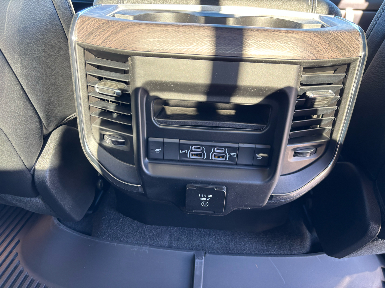 RAM 1500 Laramie 4x4 Crew Cab 5'7" Box 2026