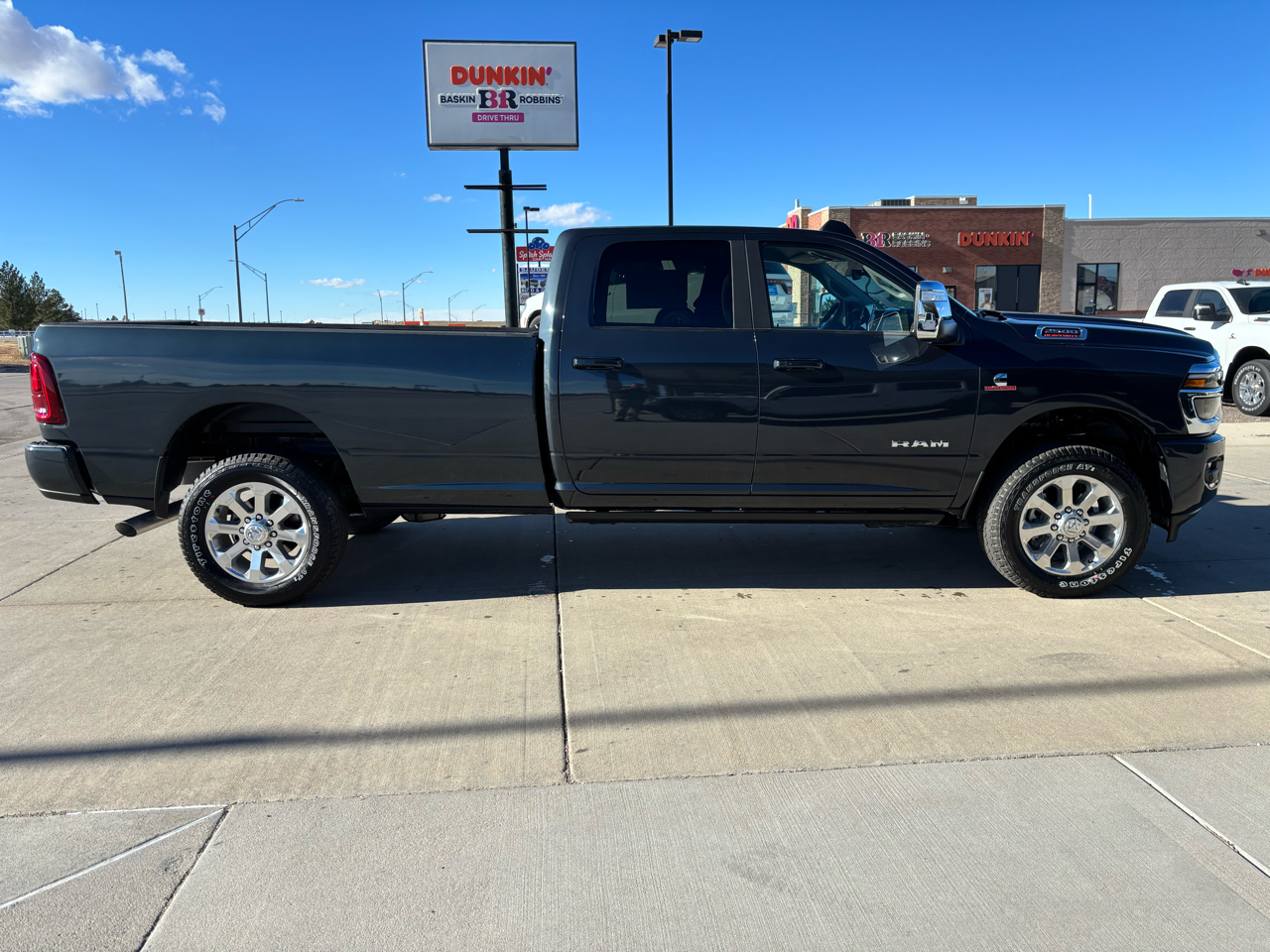RAM 2500 Laramie 4x4 Crew Cab 8' Box 2026