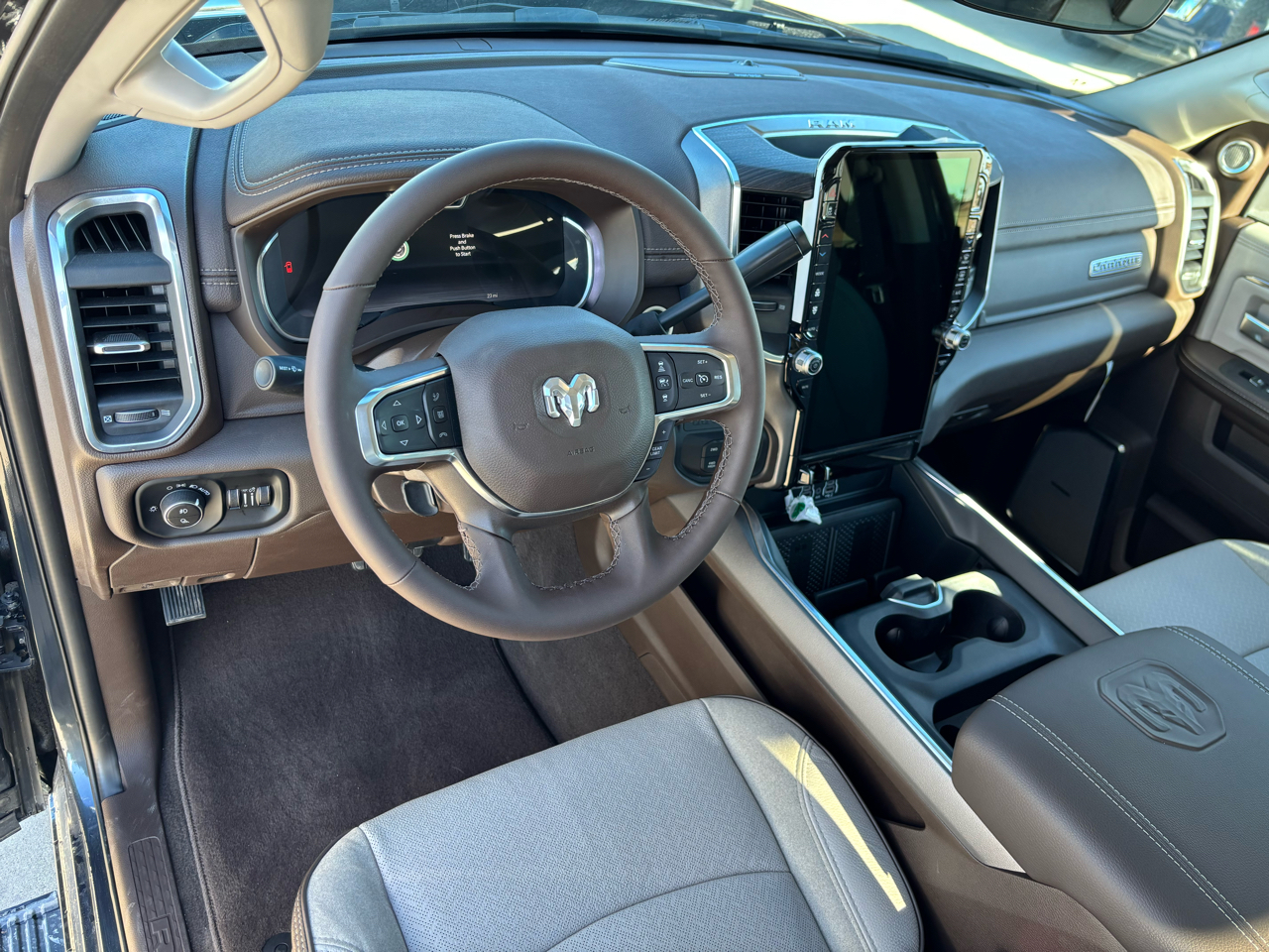 RAM 2500 Laramie 4x4 Crew Cab 8' Box 2026