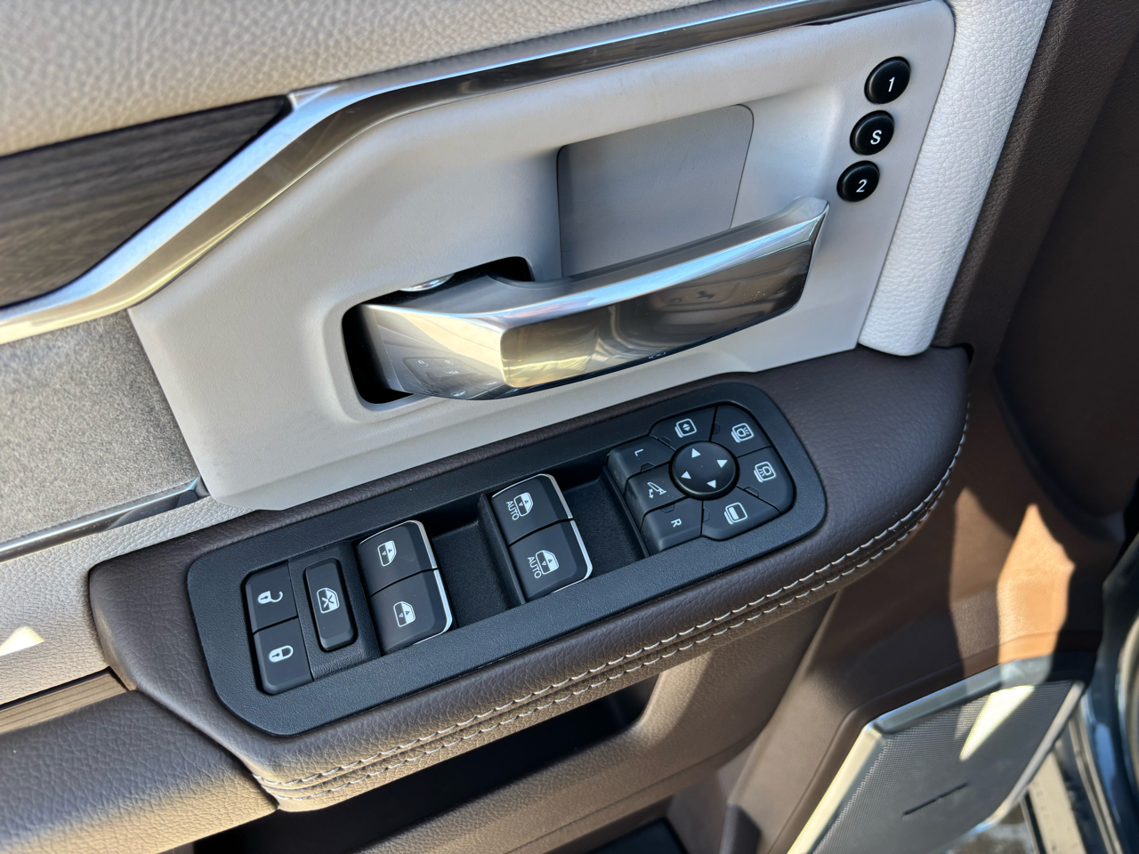 RAM 2500 Laramie 4x4 Crew Cab 8' Box 2026