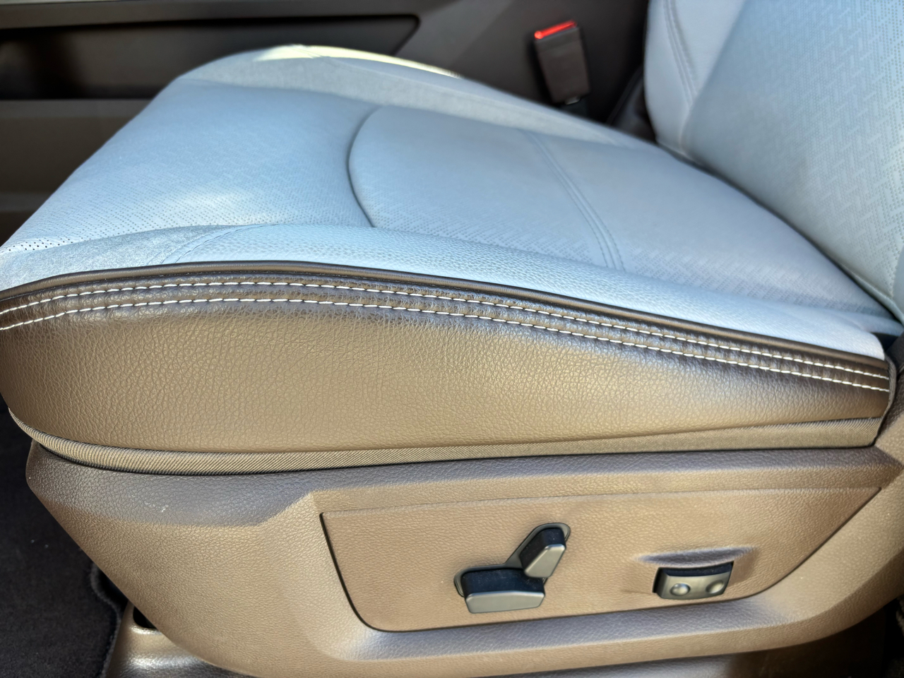 RAM 2500 Laramie 4x4 Crew Cab 8' Box 2026