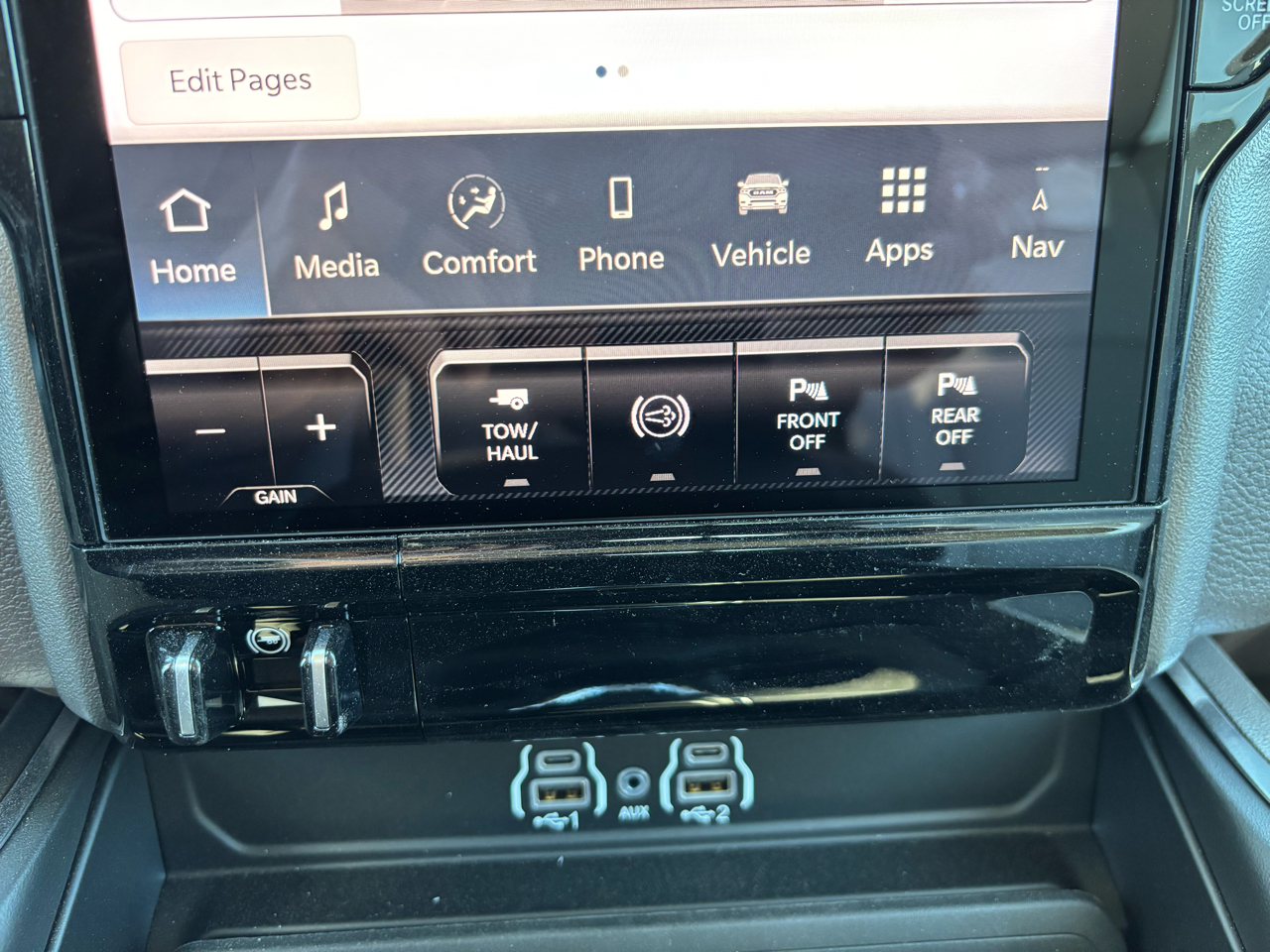 RAM 2500 Laramie 4x4 Crew Cab 8' Box 2026