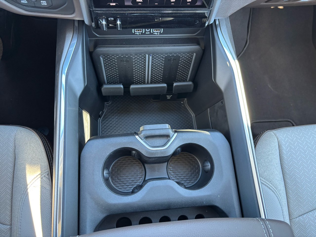 RAM 2500 Laramie 4x4 Crew Cab 8' Box 2026