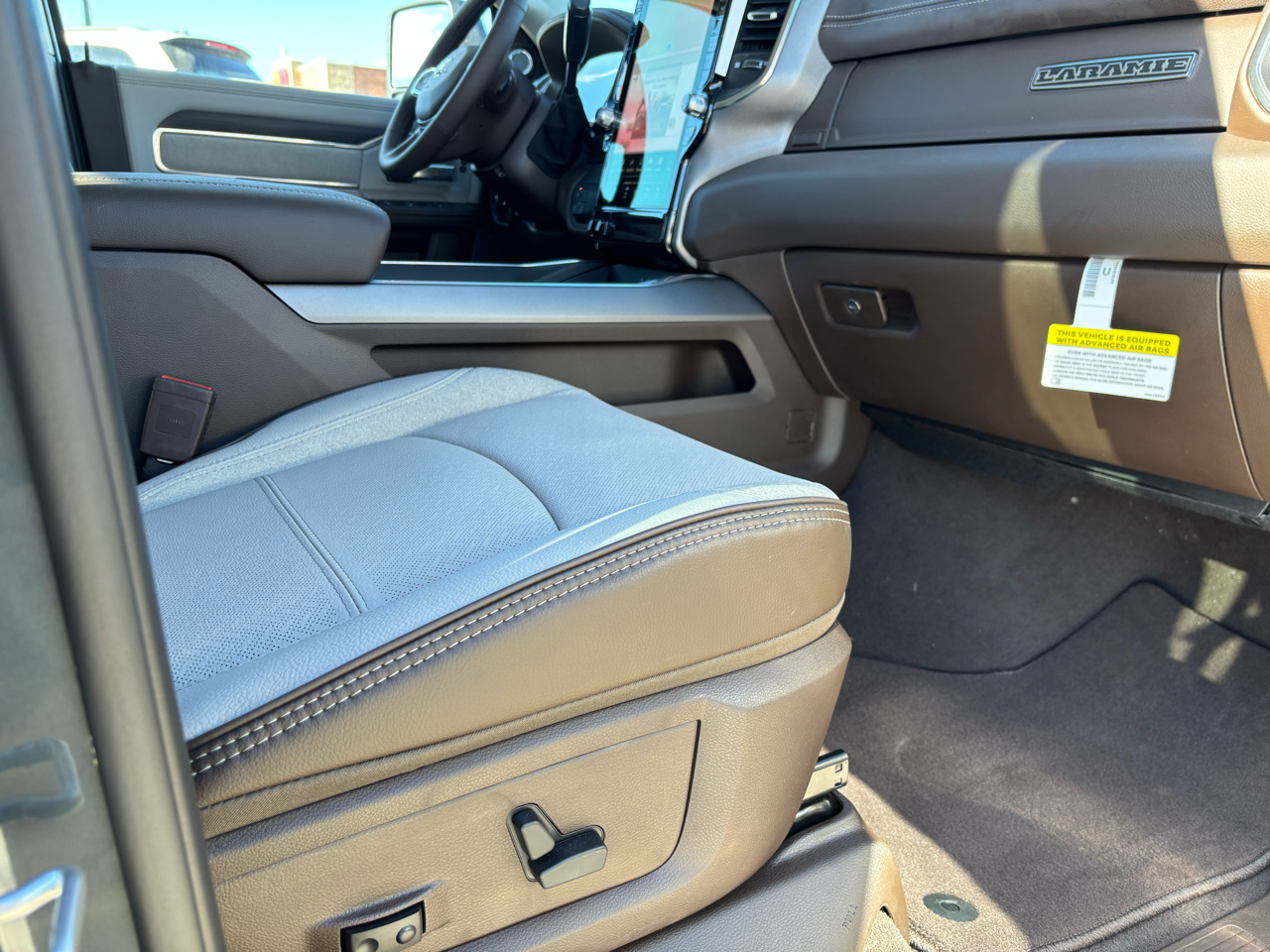 RAM 2500 Laramie 4x4 Crew Cab 8' Box 2026