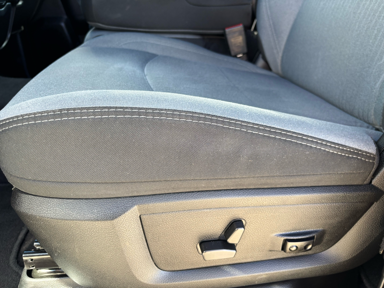 RAM 2500 Big Horn 4x4 Mega Cab 6'4" Box 2021