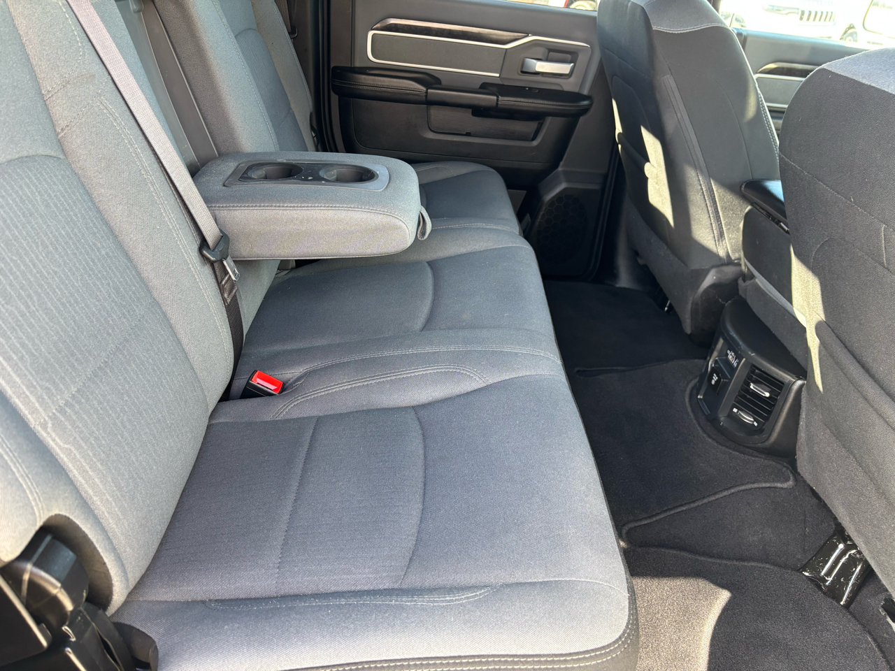 RAM 2500 Big Horn 4x4 Mega Cab 6'4" Box 2021