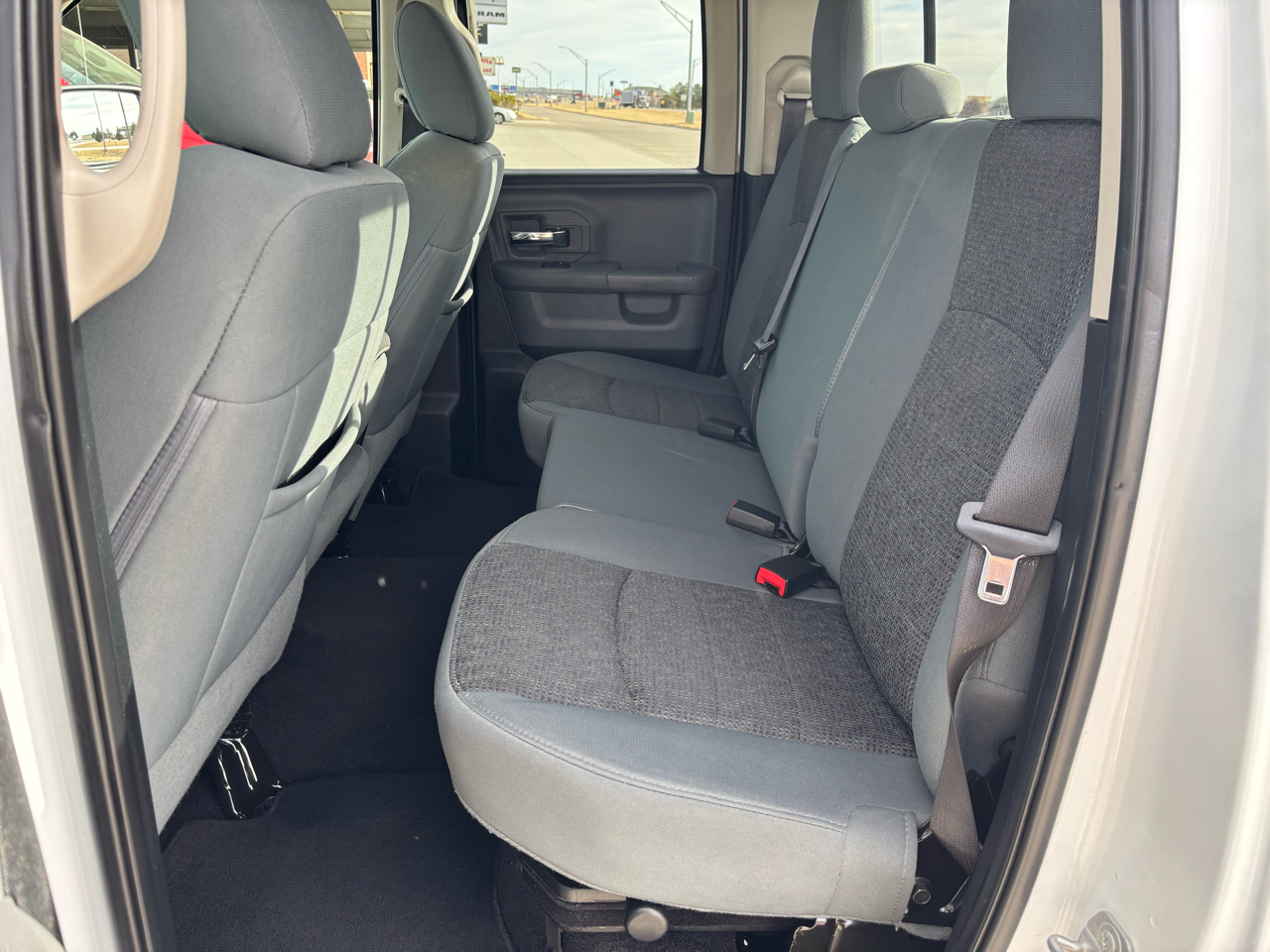 RAM 1500 Big Horn 4x4 Quad Cab 6'4" Box 2018