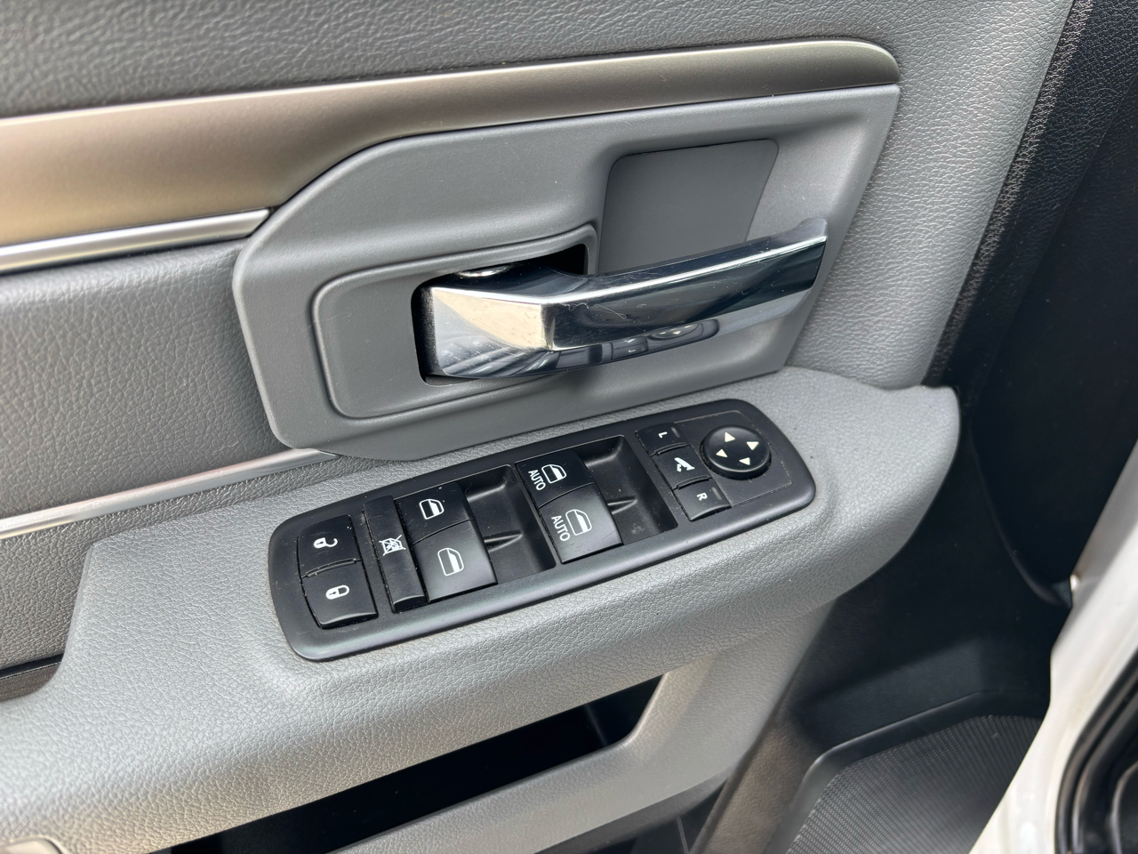 RAM 1500 Big Horn 4x4 Quad Cab 6'4" Box 2018