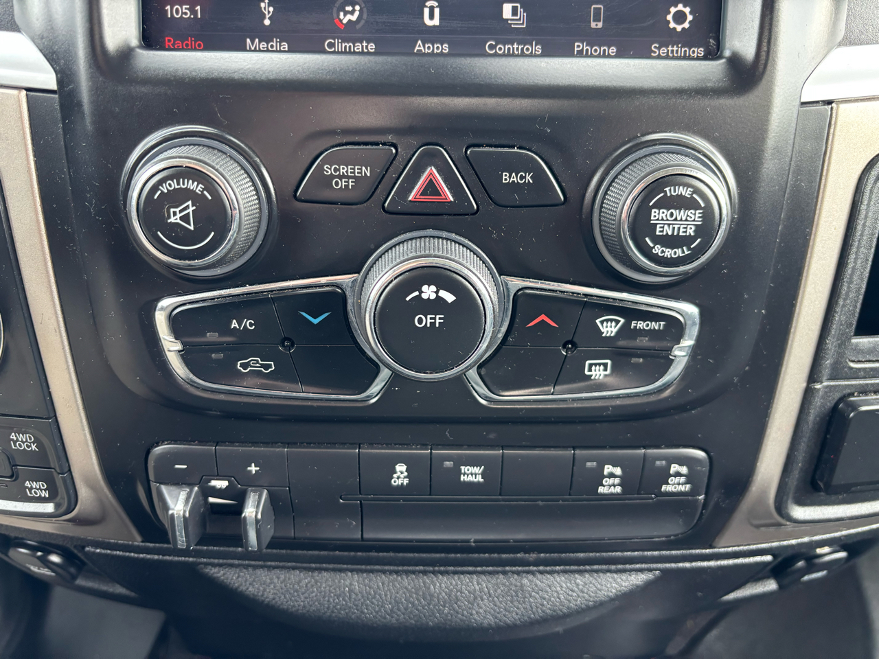 RAM 1500 Big Horn 4x4 Quad Cab 6'4" Box 2018