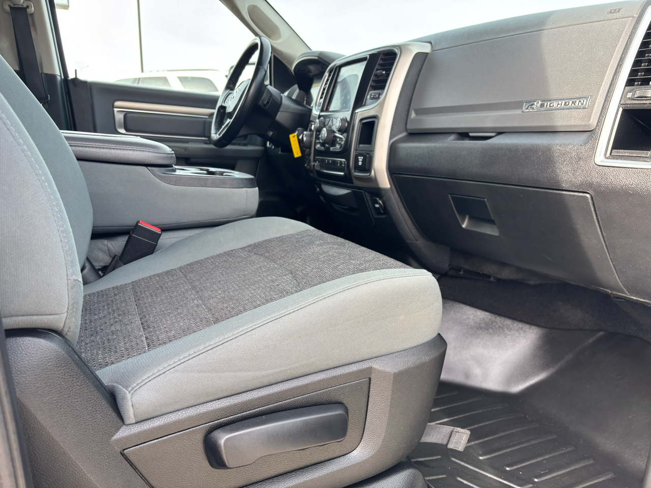 RAM 1500 Big Horn 4x4 Quad Cab 6'4" Box 2018