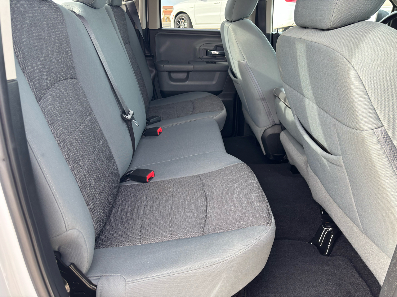 RAM 1500 Big Horn 4x4 Quad Cab 6'4" Box 2018