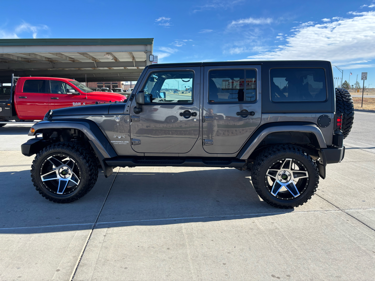 Jeep Wrangler Unlimited 4WD 4dr Sahara 2016