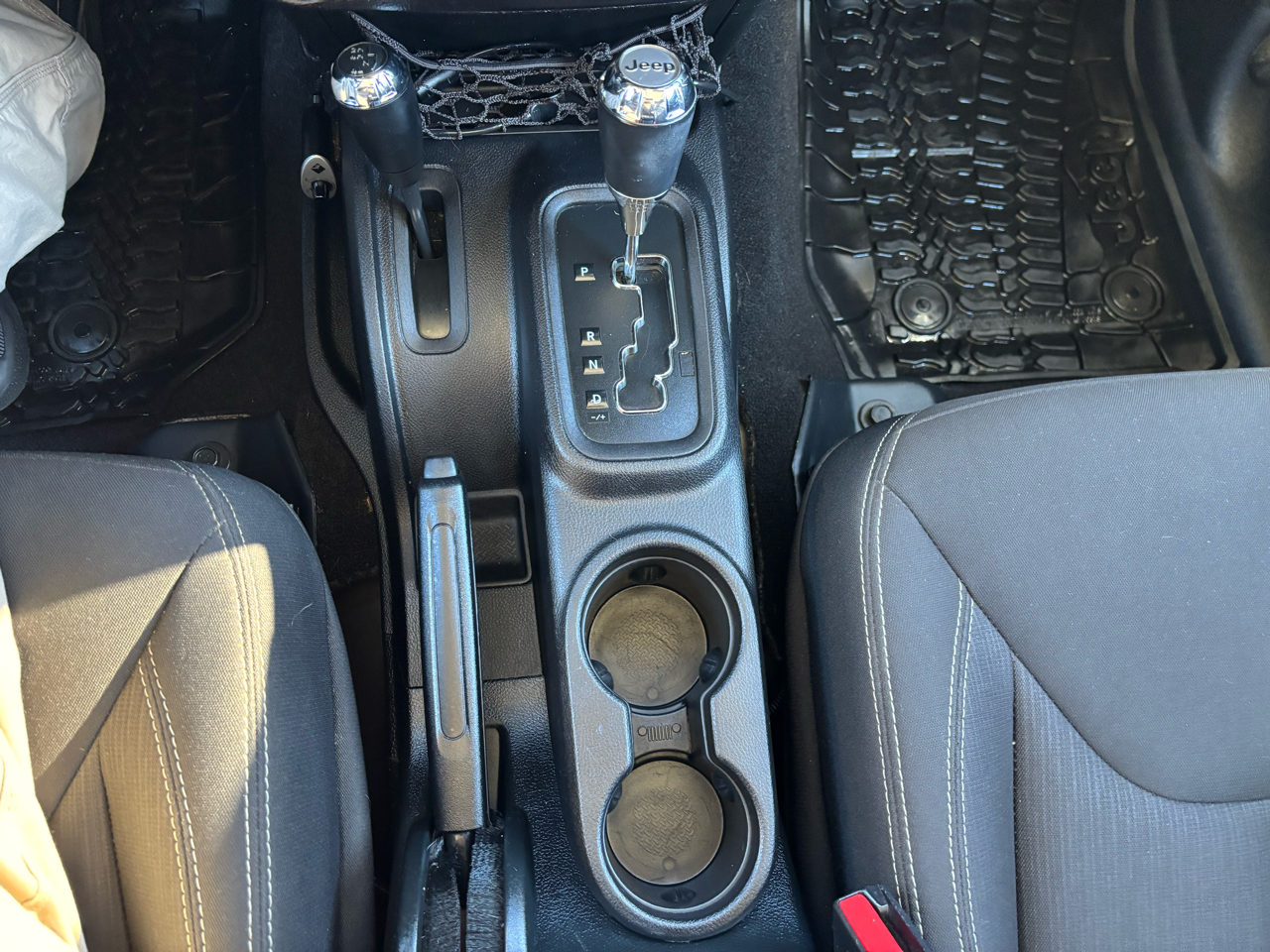 Jeep Wrangler Unlimited 4WD 4dr Sahara 2016