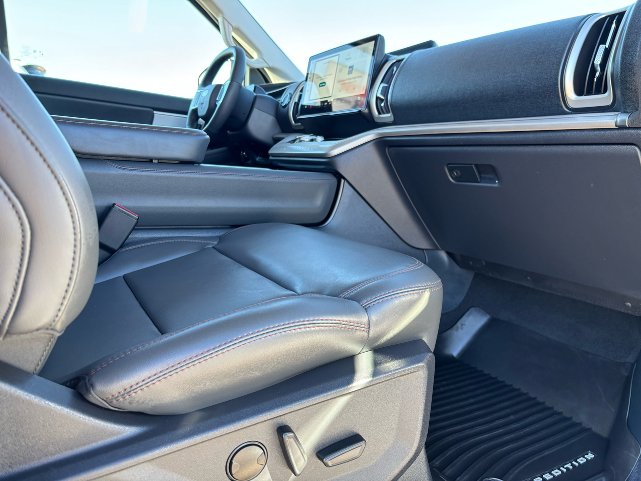 Ford Expedition Max Active 4x4 2025