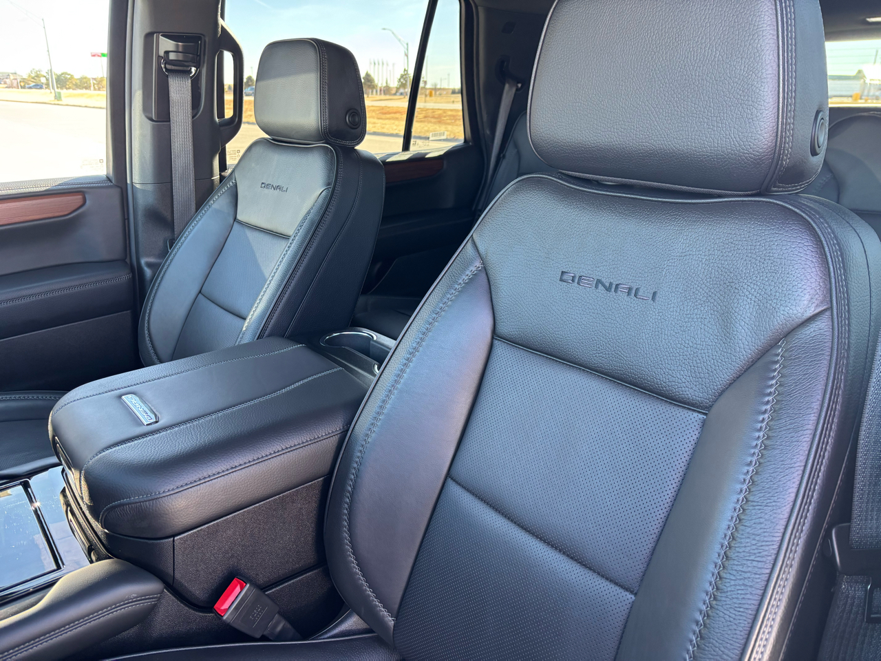 GMC Yukon 4WD 4dr Denali 2025