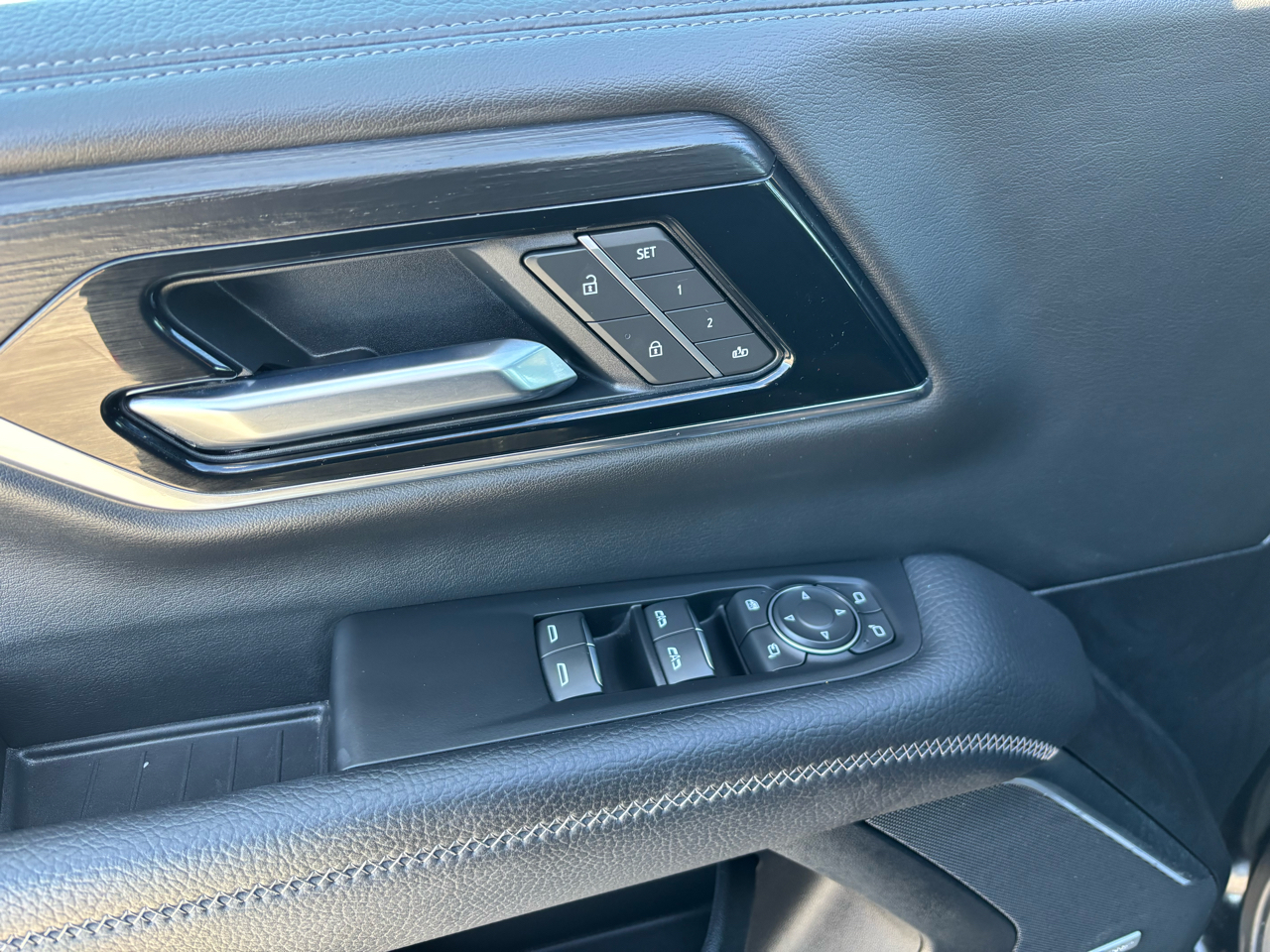 GMC Yukon 4WD 4dr Denali 2025