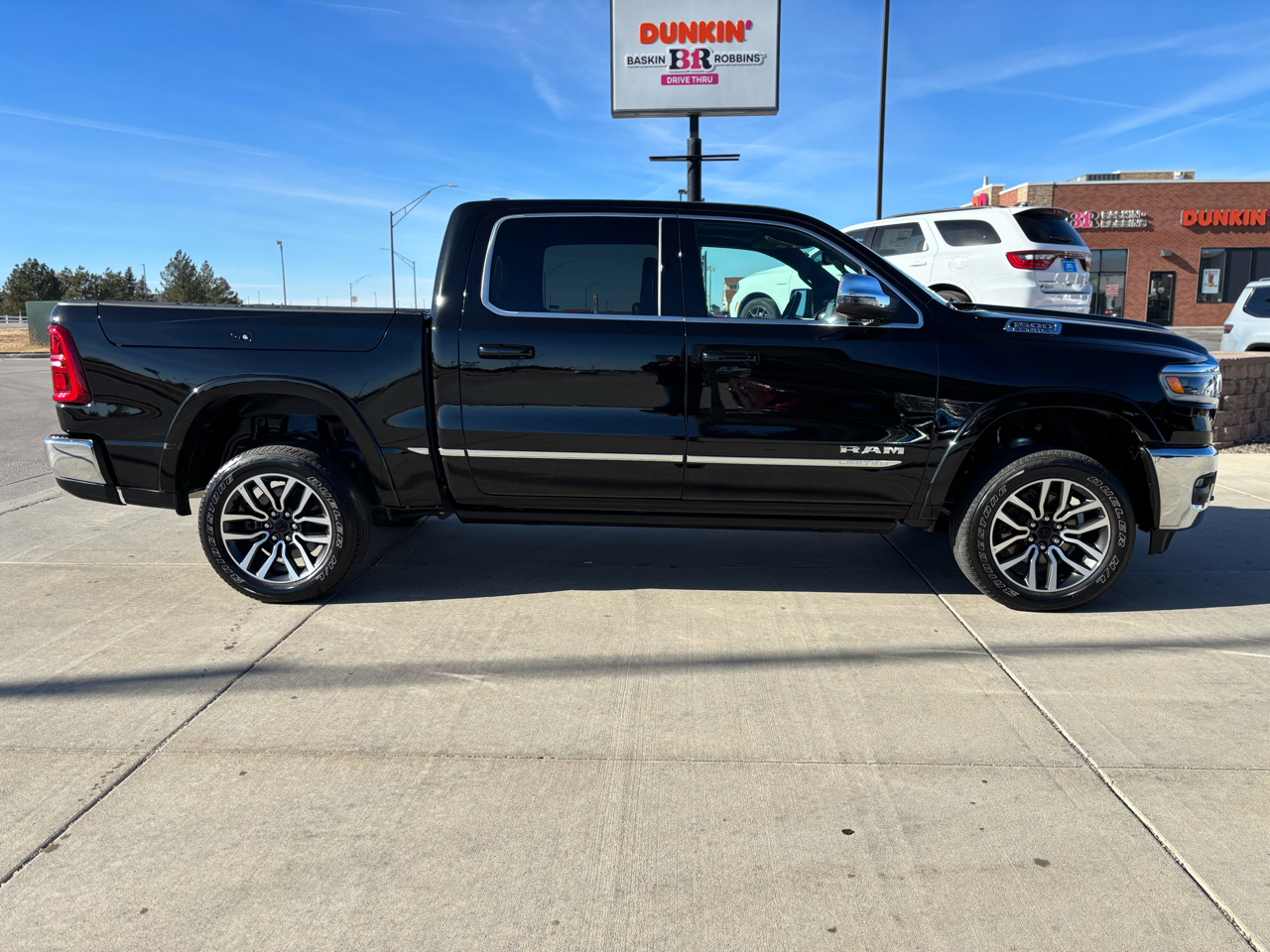 RAM 1500 Limited 4x4 Crew Cab 5'7" Box 2025