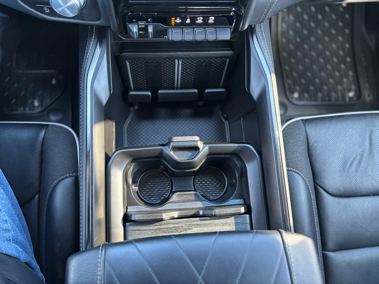 RAM 1500 Limited 4x4 Crew Cab 5'7" Box 2025