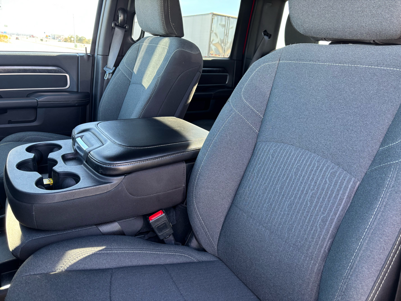 RAM 2500 Big Horn 4x4 Crew Cab 6'4" Box 2024