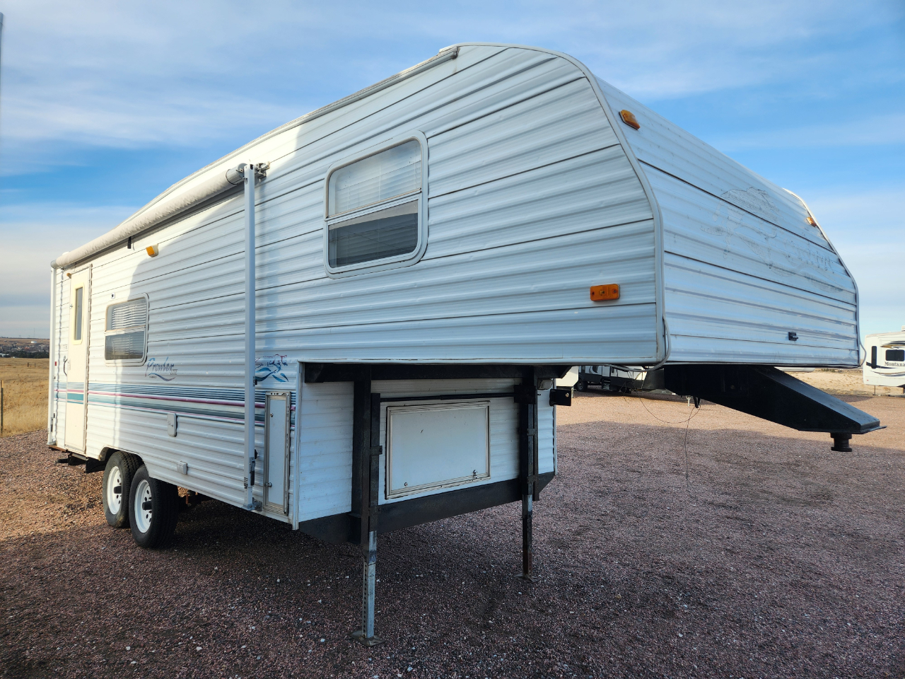 1999 Fleetwood Prowler 824 5D