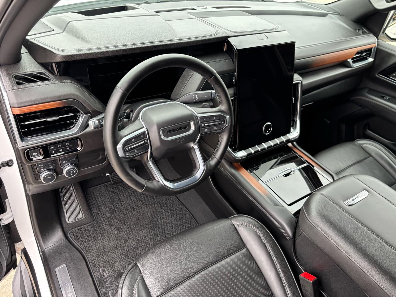 GMC Yukon 4WD 4dr Denali 2025