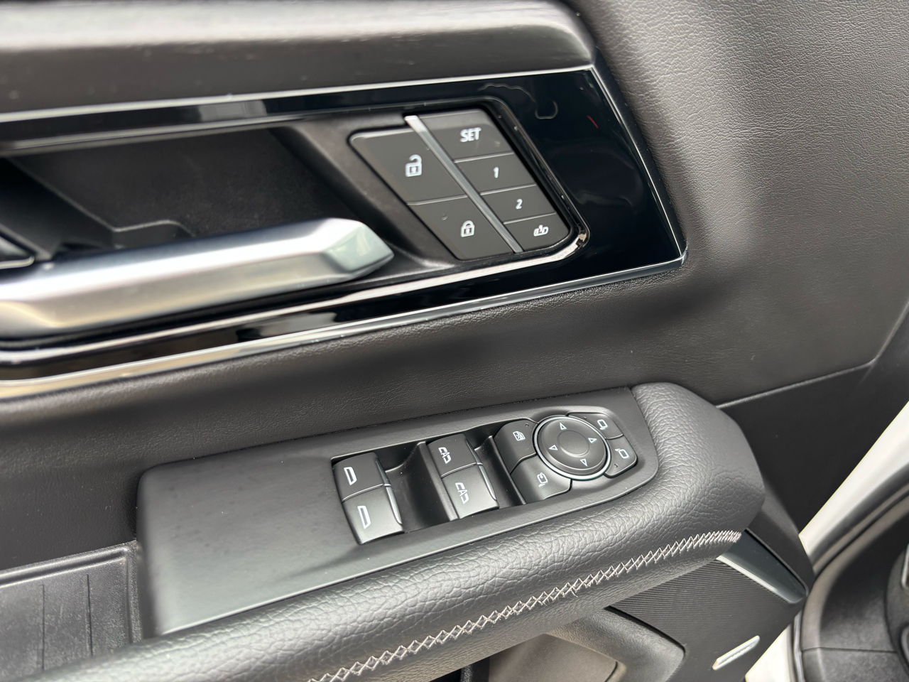 GMC Yukon 4WD 4dr Denali 2025