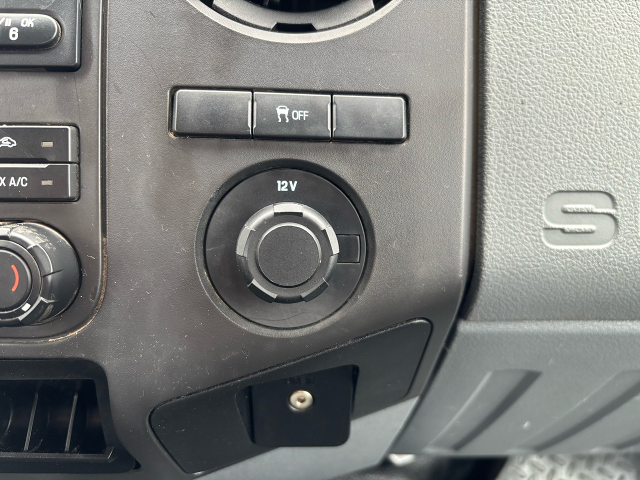 Ford Super Duty F-250 SRW 4WD Crew Cab 172" XL 2015