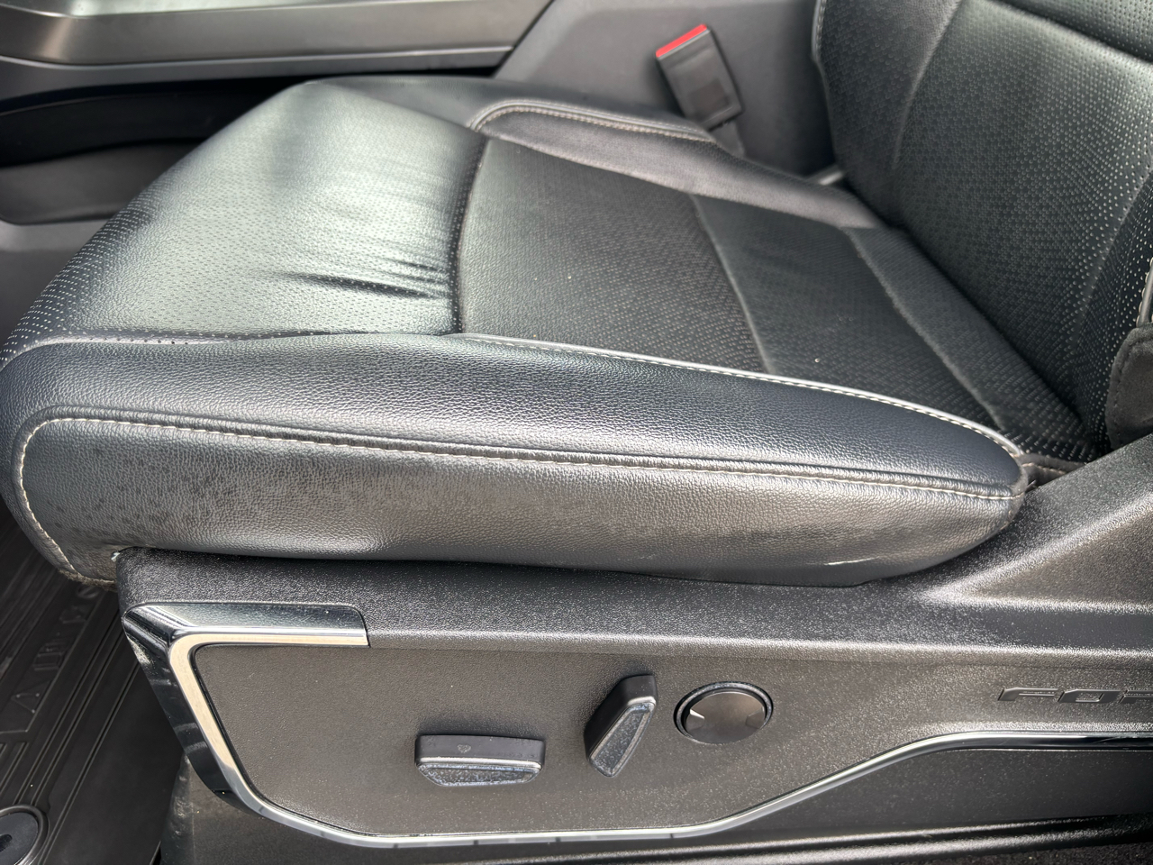 Ford F-150 Lariat 4WD SuperCrew 5.5' Box 2024