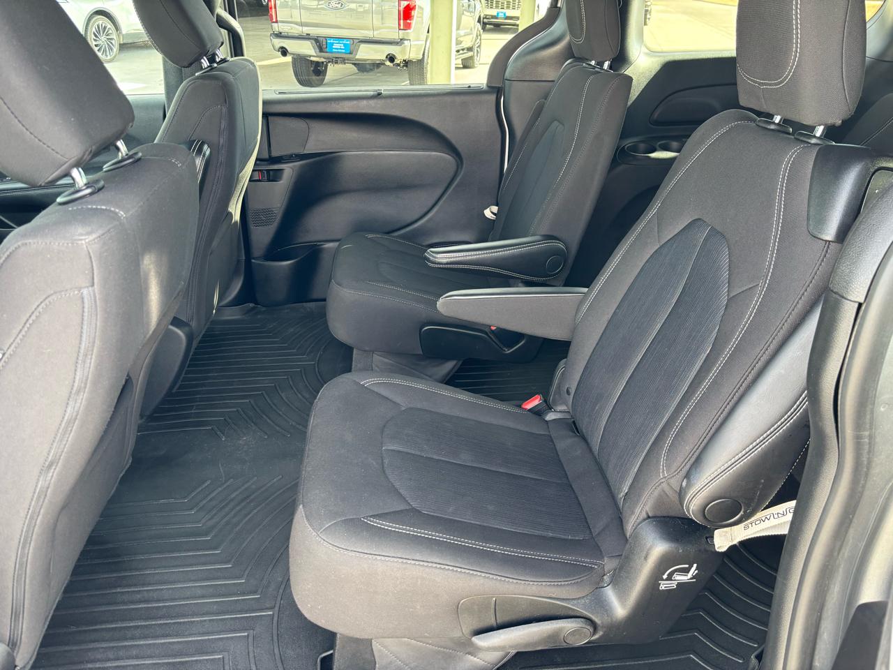 Chrysler Pacifica Touring AWD 2021